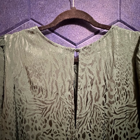 H&M viscose leopard print deep green midi dress - Picture 3 of 5